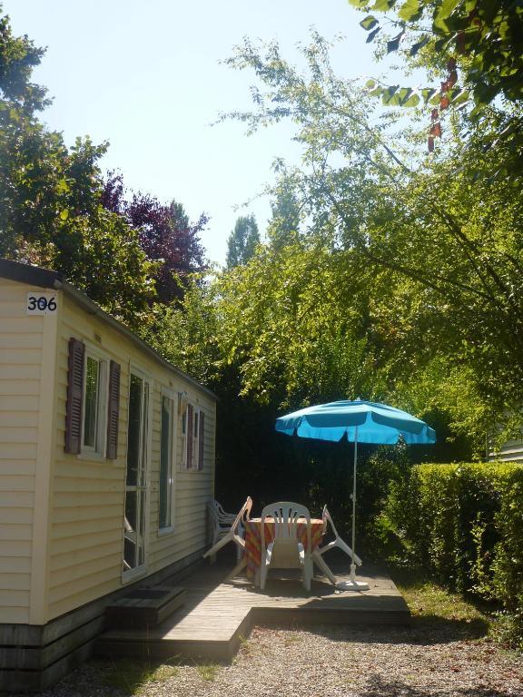 Camping Parc Du Chateau D'Allot Hotel Boé Kamer foto